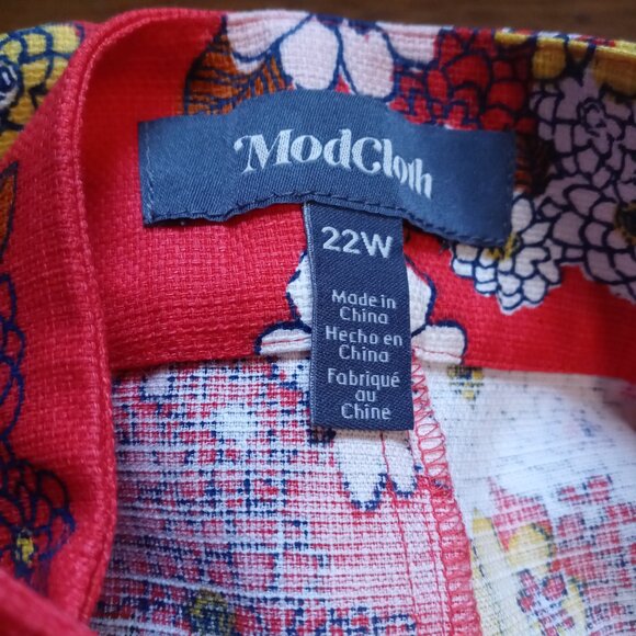 MODCLOTH plus daisy mini skirt in red (22W) - Picture 6 of 12